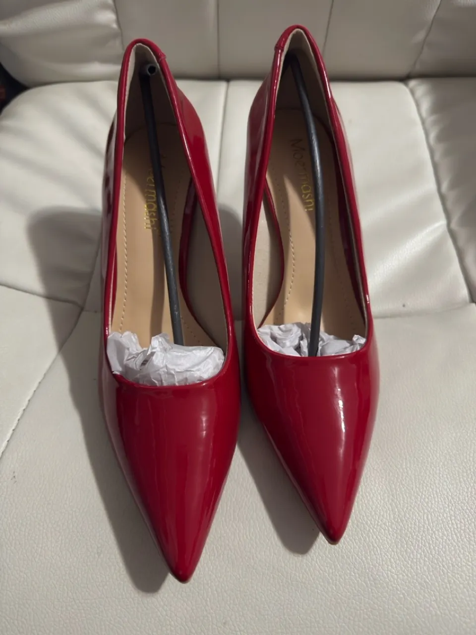 Scarpin Vermelho Envernizado - Elegância e Estilo