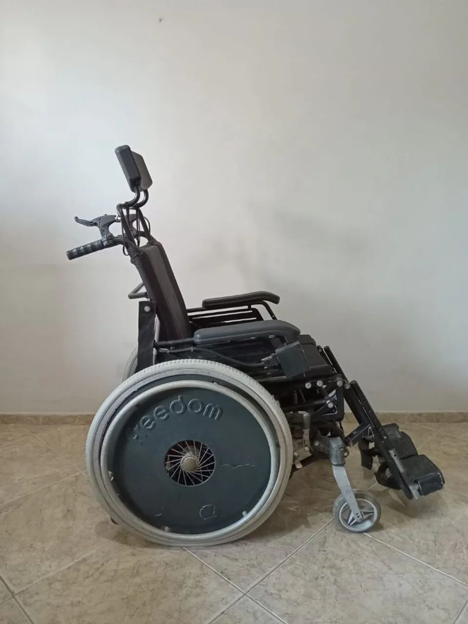 Cadeira de Rodas Freedom