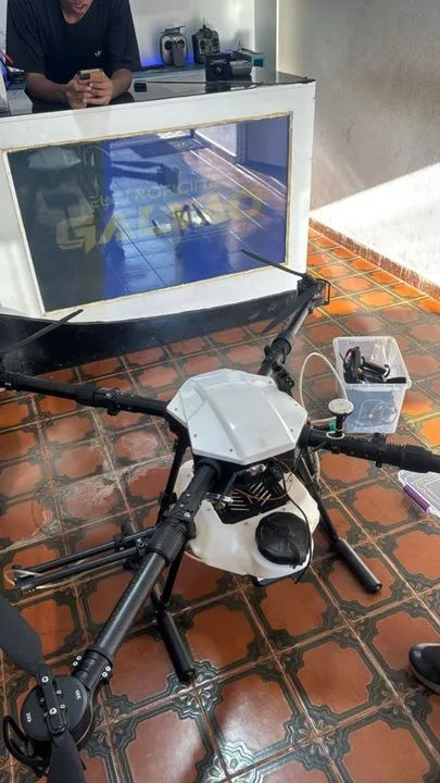 Drone Agrícola de Pulverização DJI 10 litros - Foto 3