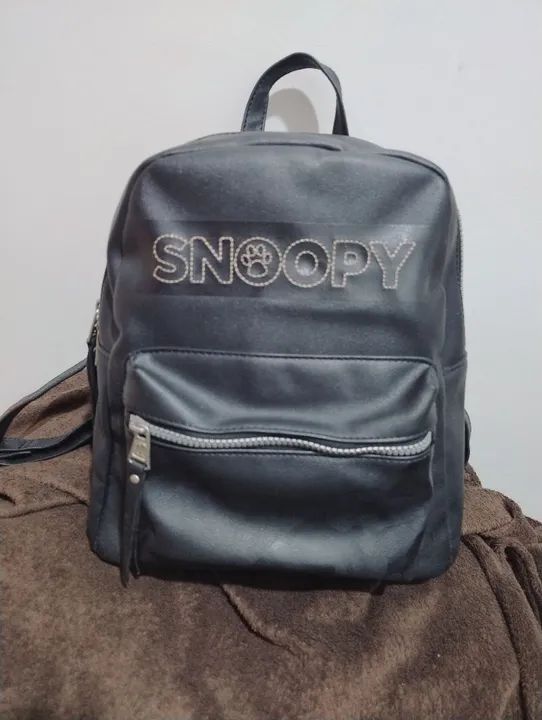 Mochila Snoopy Preta pouco usada