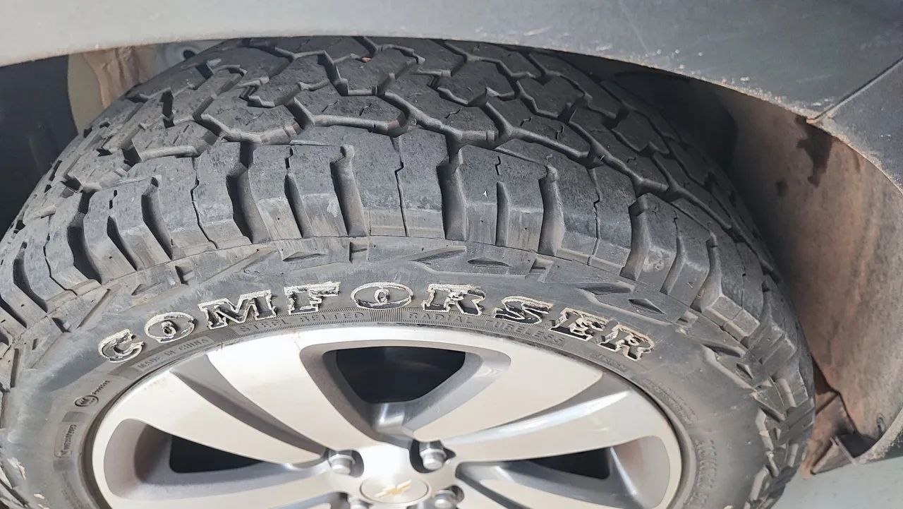 Pneu Comforser 205/60R16
