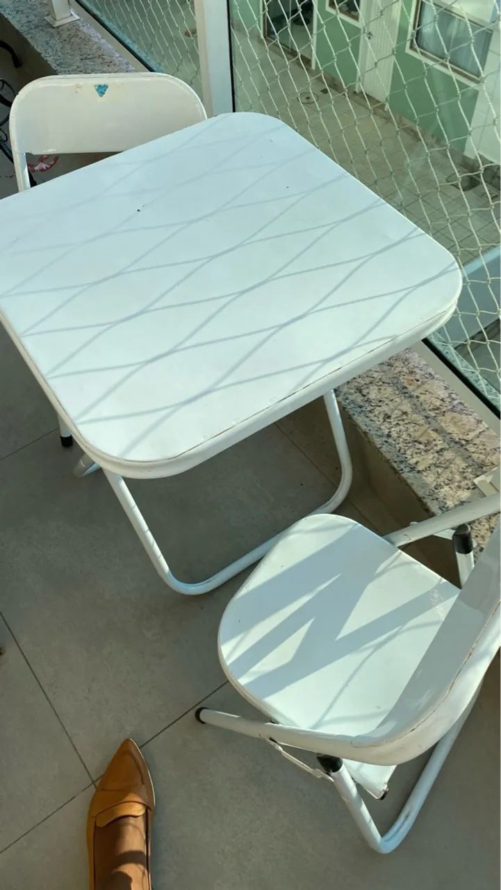 Conjunto Mesa e Cadeiras Infantil - Branco