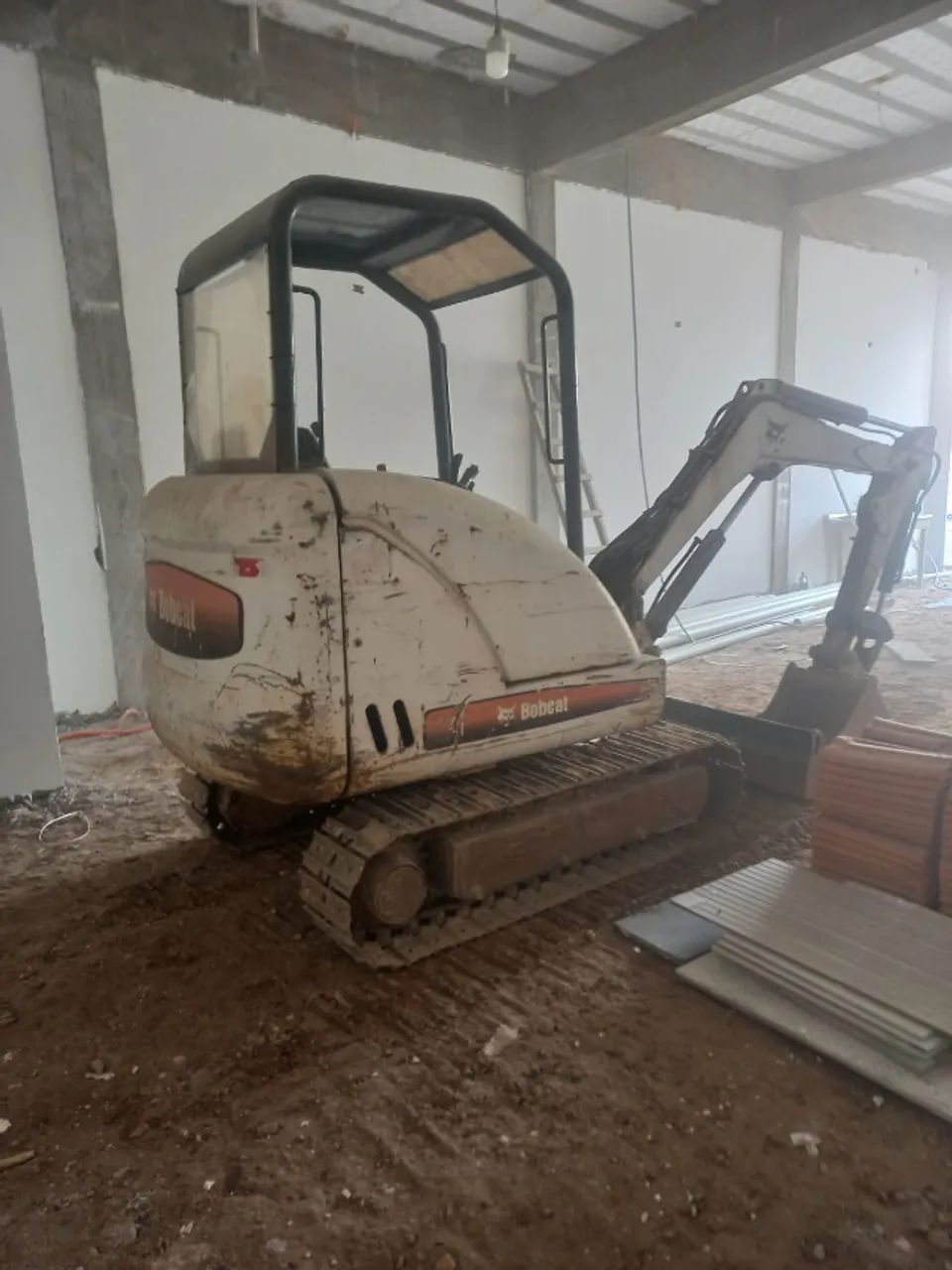 MINI ESCAVADEIRA BOBCAT 325 - Foto 3