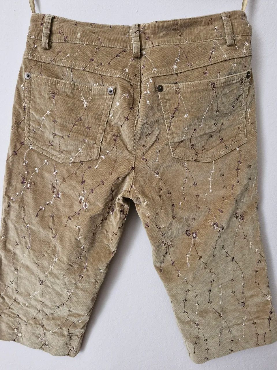 Conjunto Cheroy de Blazer e Shorts em Veludo Cotelê Bege - Foto 5