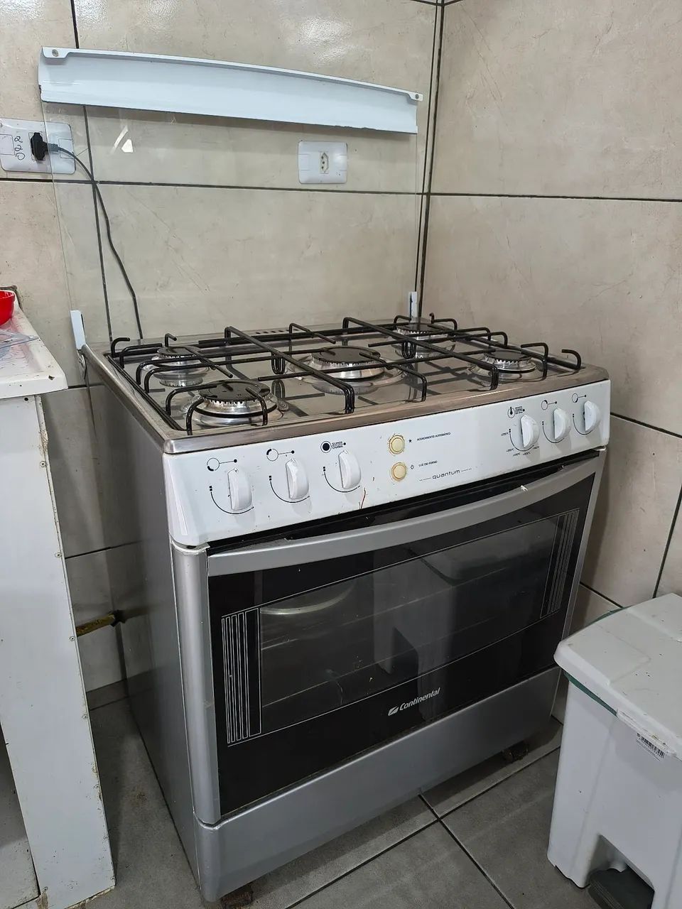Fogão Continental 5 Bocas com Forno - Usado - Foto 2