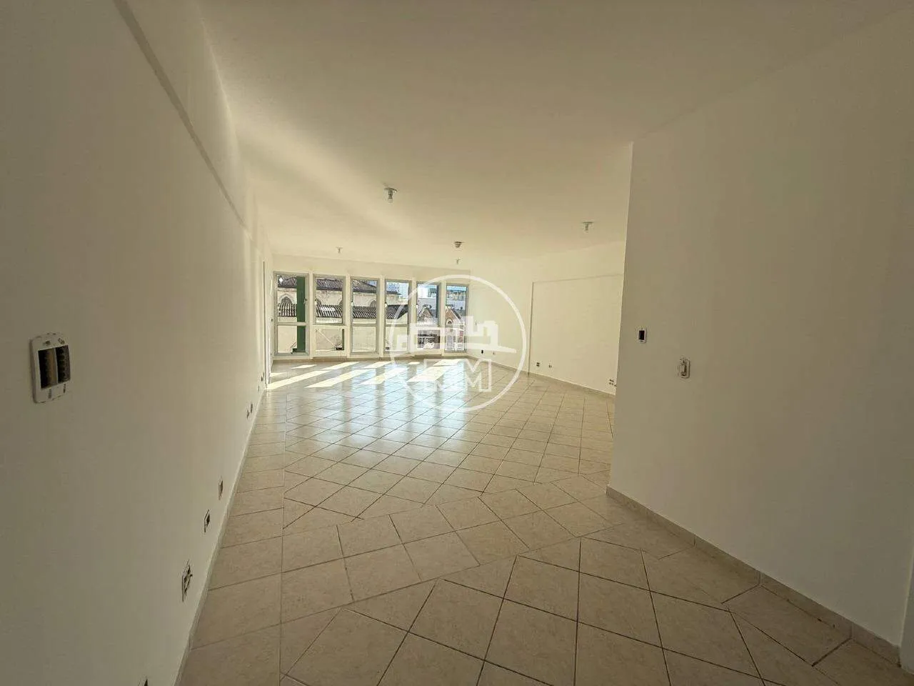 Sala para aluguel com no Centro/Santos