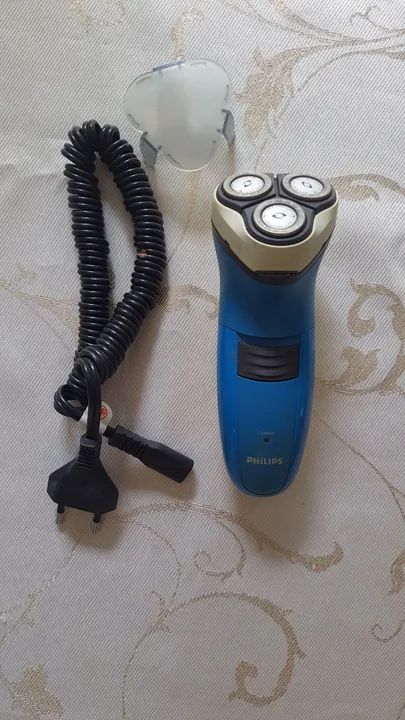 Barbeador Elétrico Philips - 3 lâminas