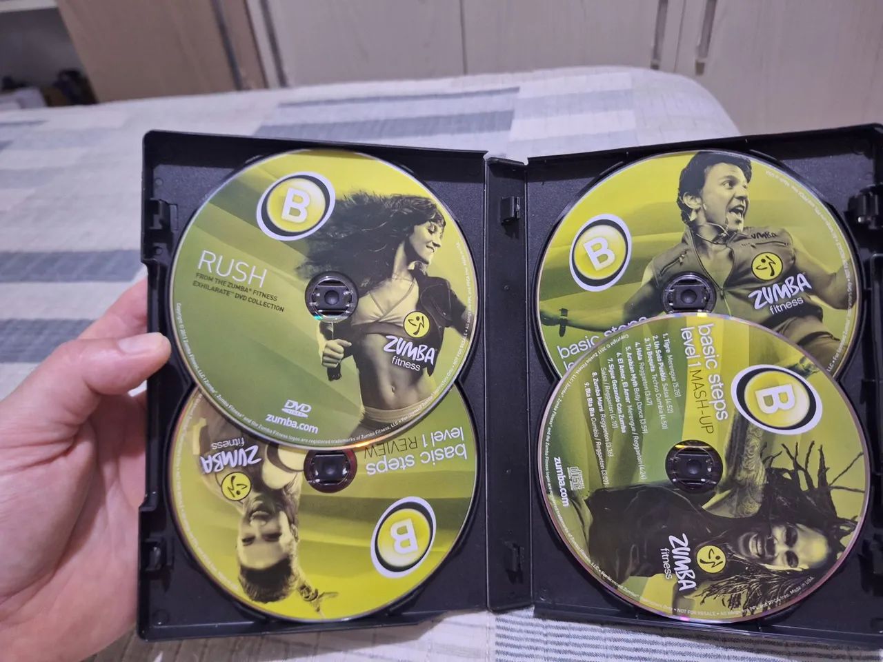 Apreda a ZUMBA 2 cds e 2 DVD .