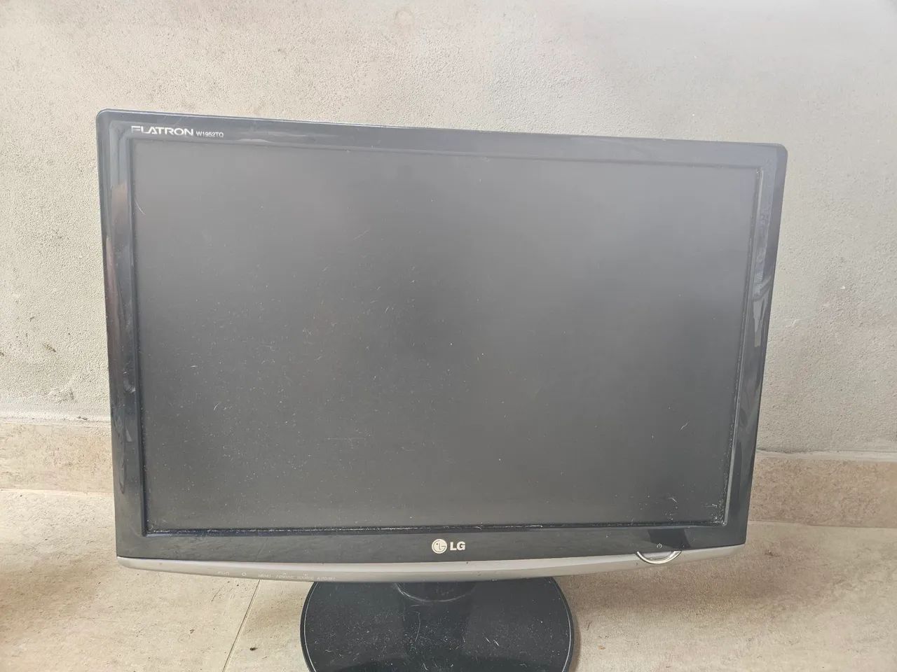 Monitor LG 19