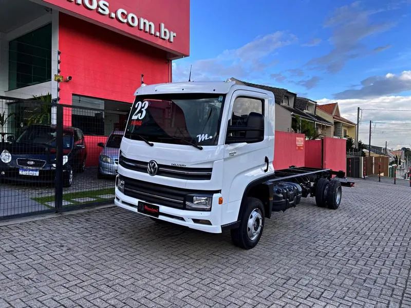 VOLKSWAGEN 11.180 DRC 4X2 2023 - Caminhões - Xaxim, Curitiba