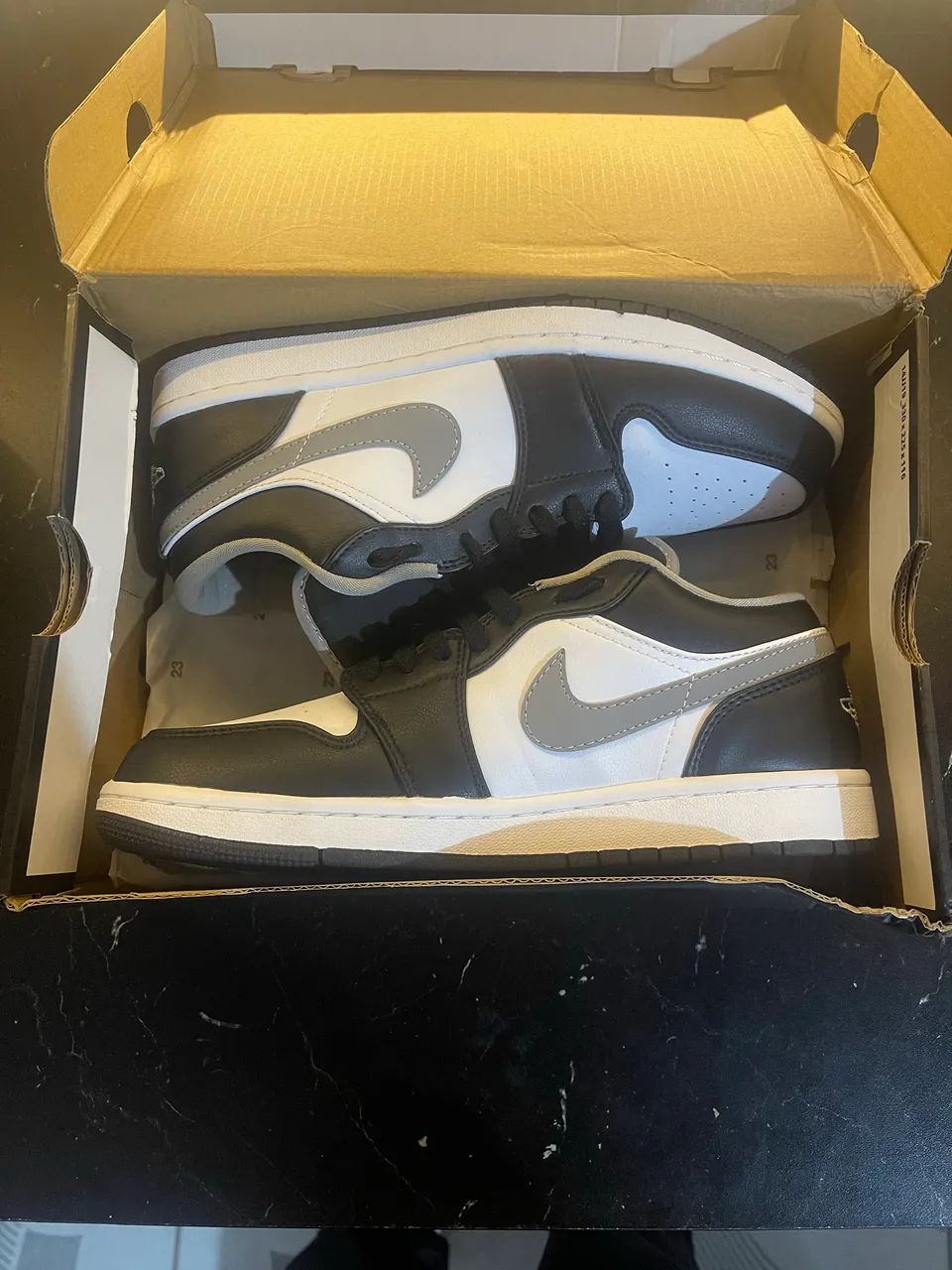 Air Jordan 1 Low Black Medium Grey - Calçados - Americanópolis