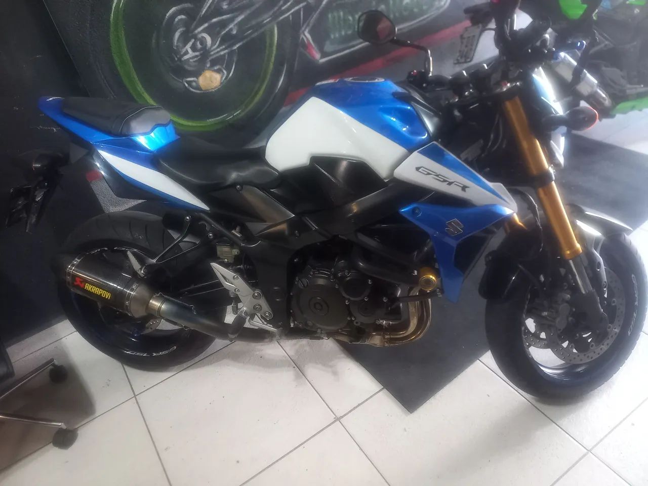 Suzuki Gsr750