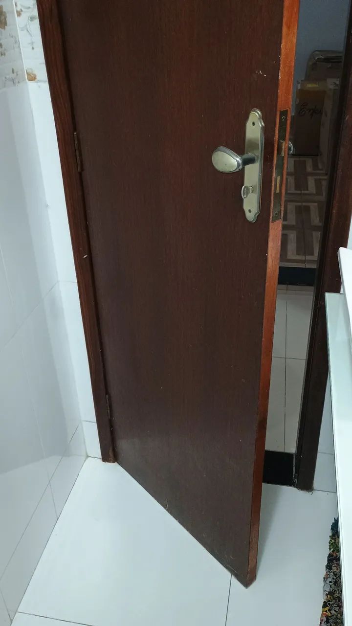 Porta com marco madeira usada - Foto 3