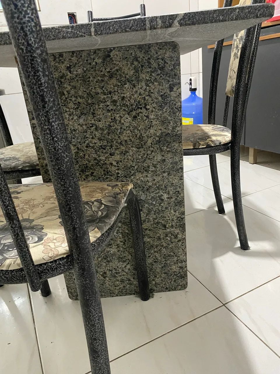 Vendo conjunto de mesa de mármore - Foto 2