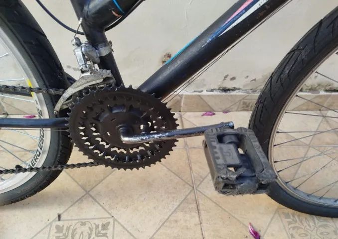 Bicicleta Wendy preta aro 26 usada - Foto 2