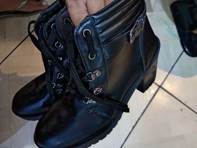 Linda bota semi nova usei uma vez sóR$ 70,00