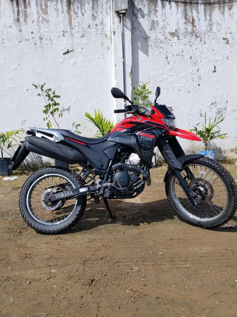 LANDER 250 - 2023 - para vender logo