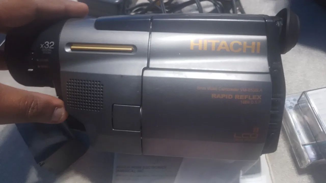 Câmera Hitachi 32 polegadas