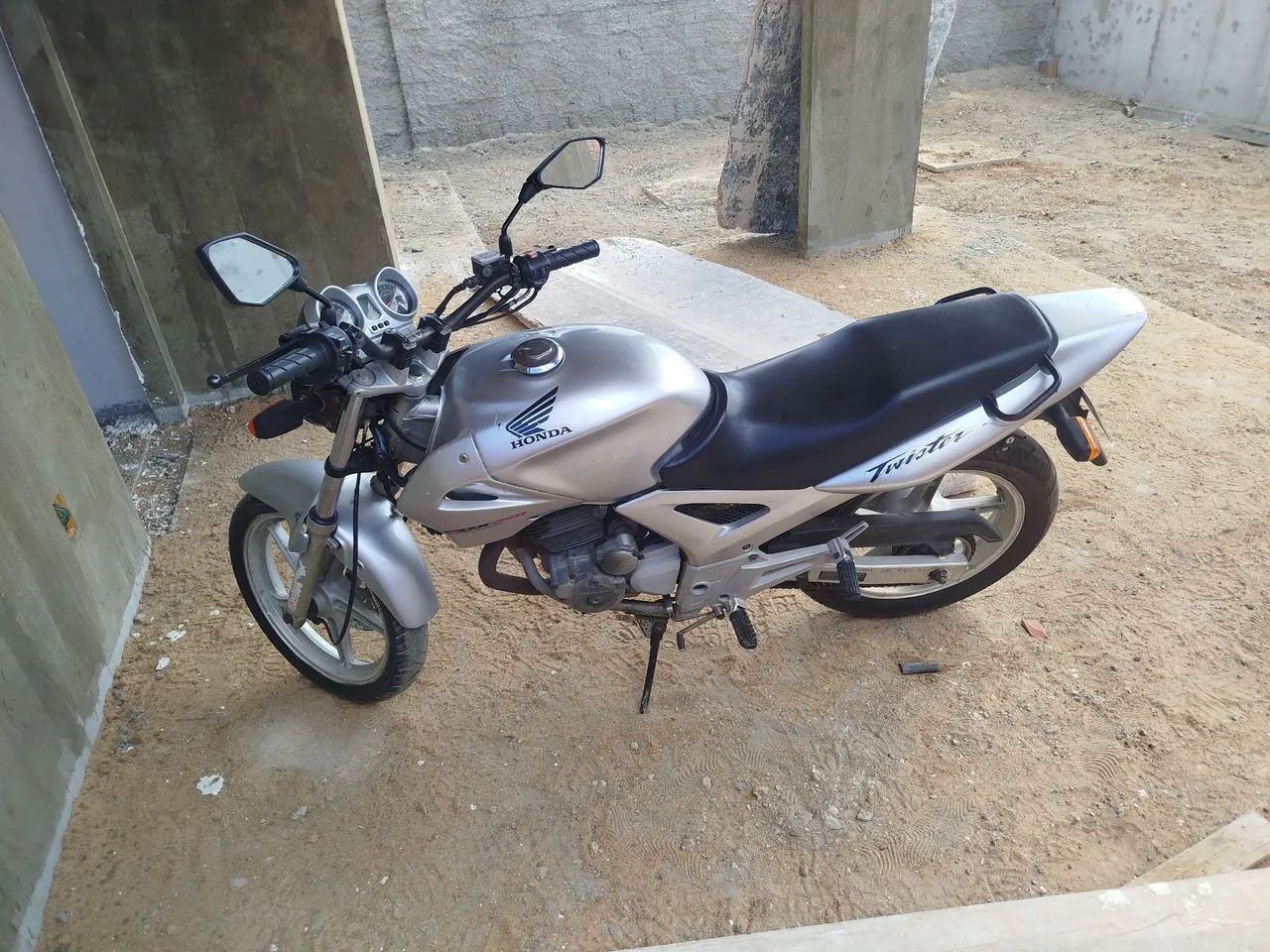 Bem conservada 