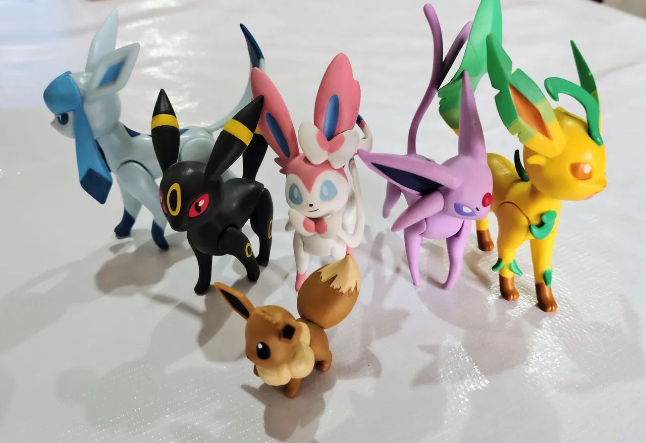 6 POKEMONs - Eevee, espeon, sylveon, glaceon, leafeon e umbreon - Sunny