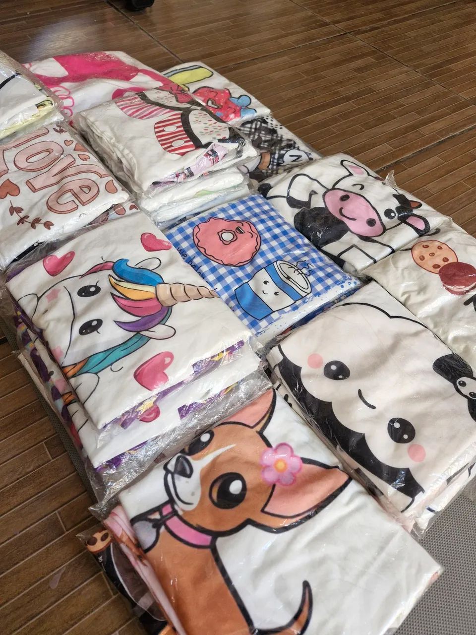 Lote com 39 Pijamas Femininos Novos e Variados
