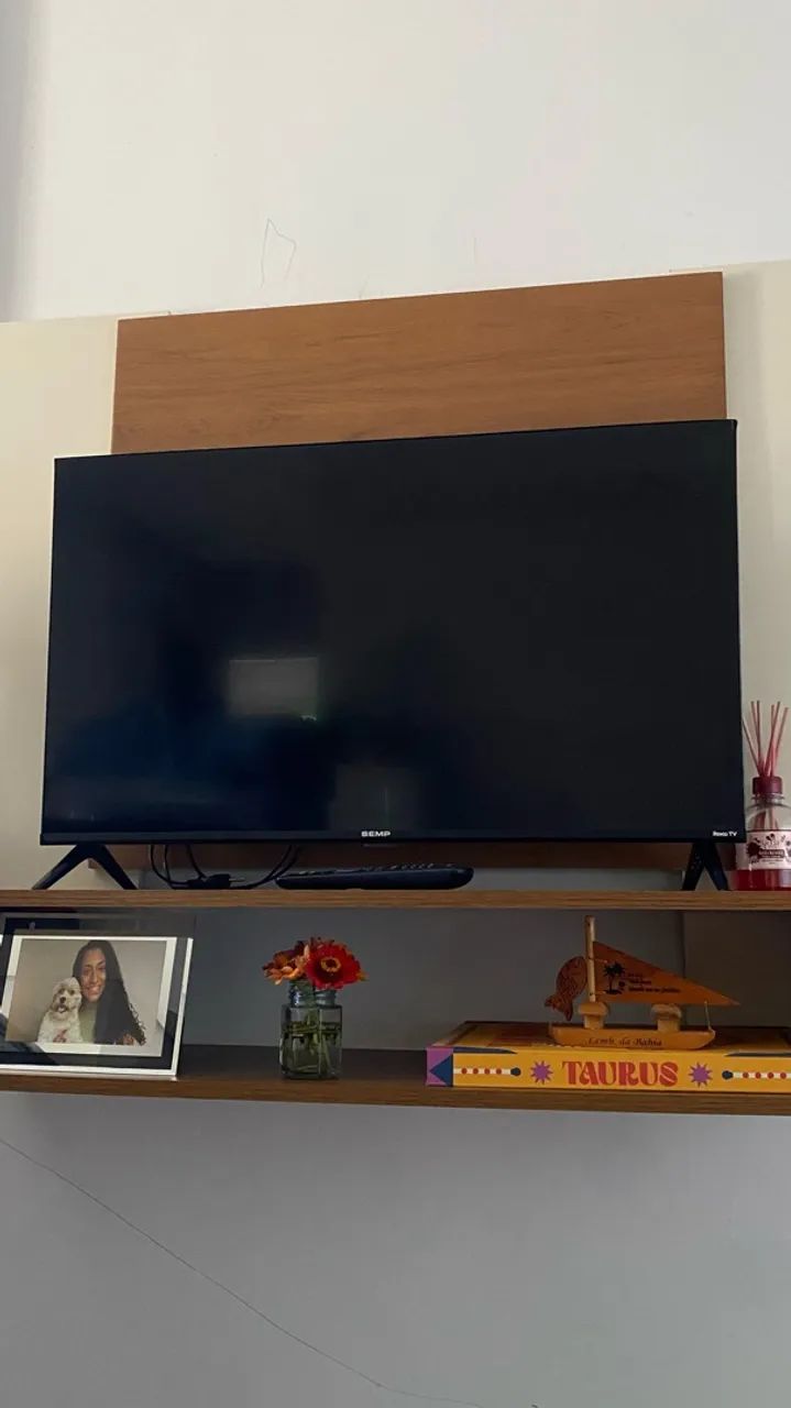 TV Semp Roku 32 polegadas para retirada de peças