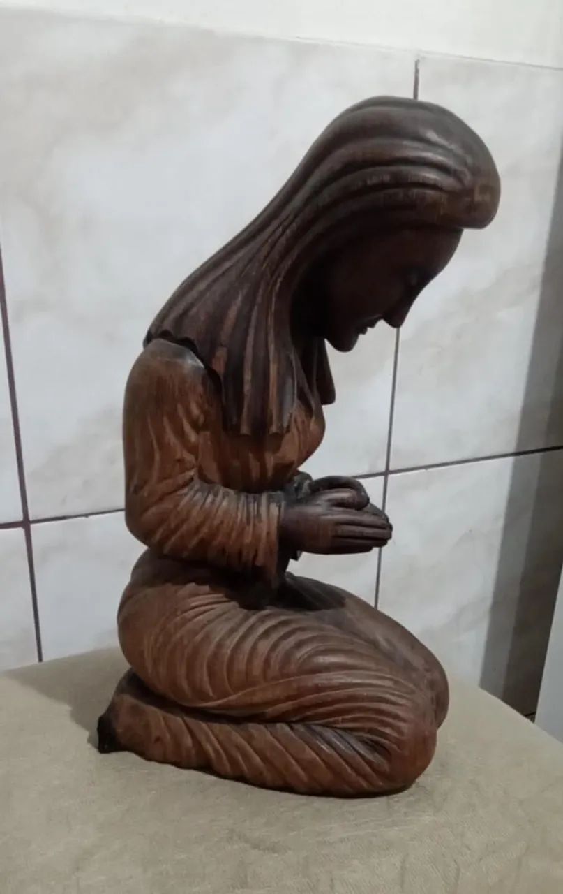 Escultura em Madeira Nobre 
