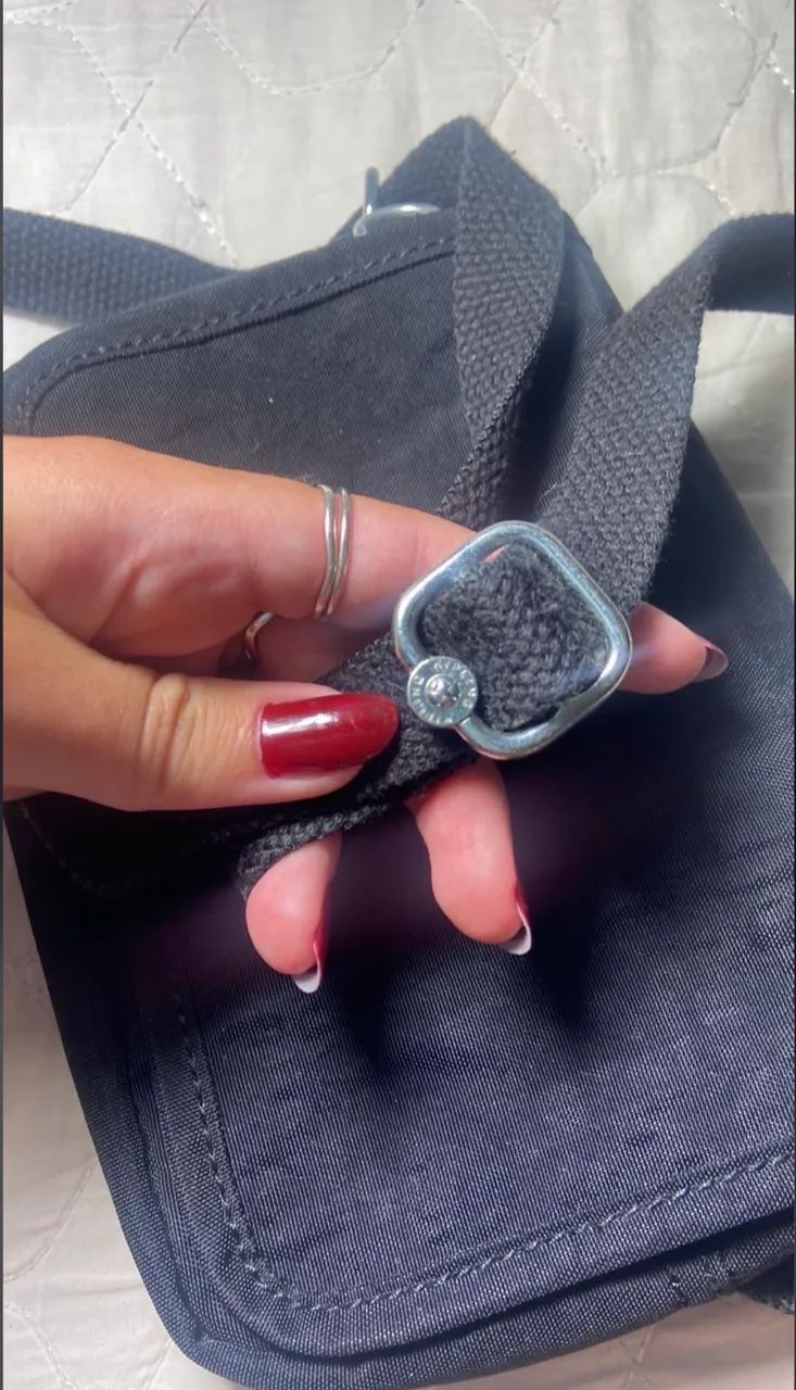 bolsa transversal da kipling preta  - Foto 4
