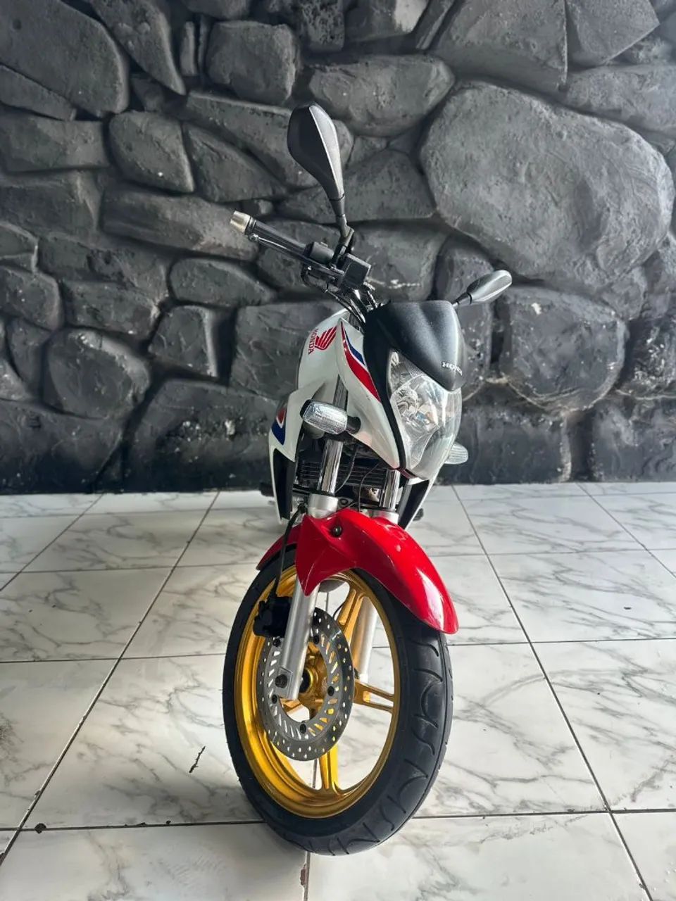 CB 300R TRICOLOR  - Foto 4