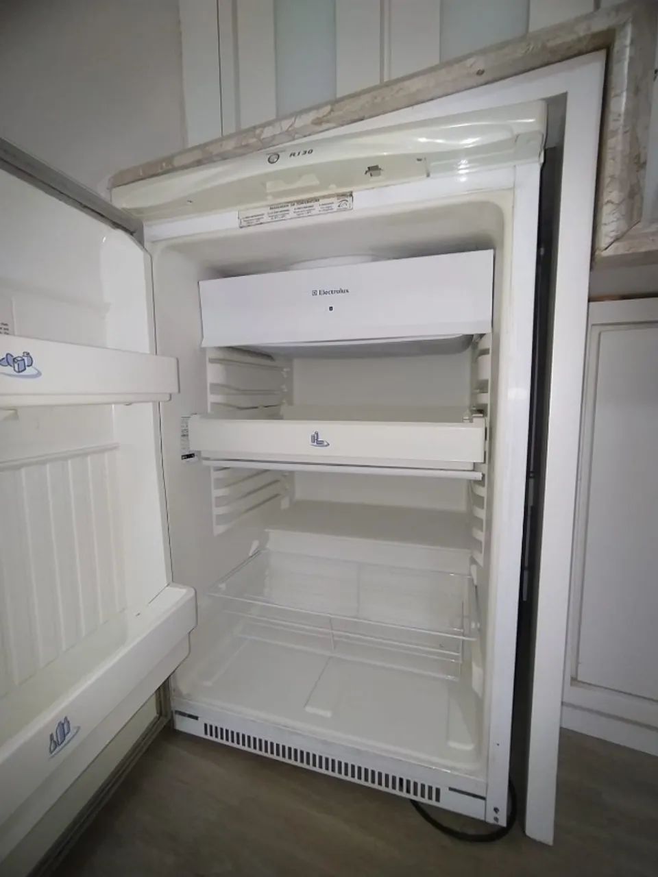 Frigobar Electrolux R130 - 130 Litros - Foto 4