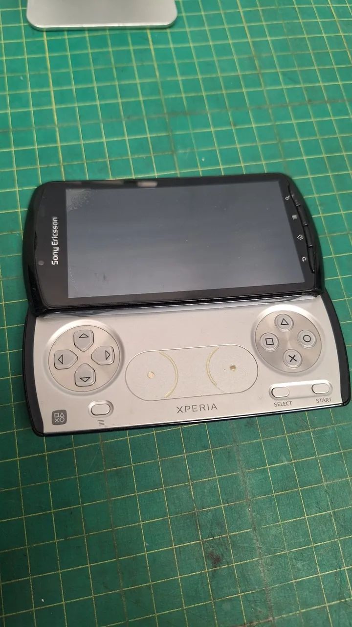 Sony Xperia play (raro ) *leia*
