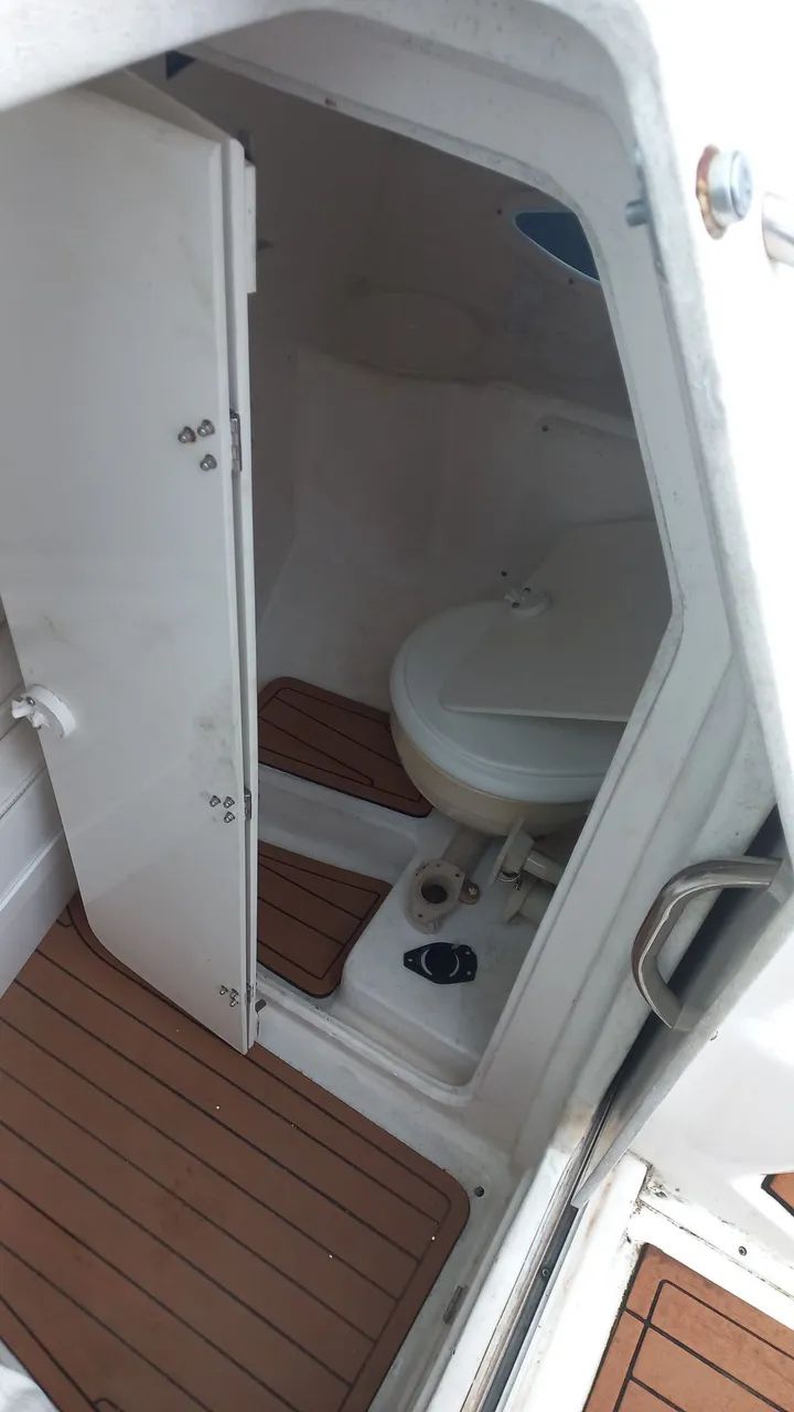 Lancha Fhanton 240 cabinada  Raridade - Foto 3