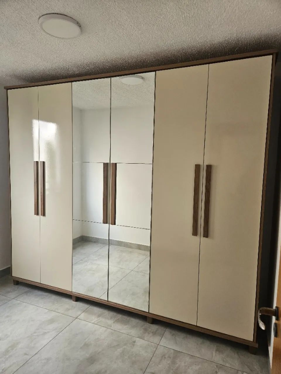 GUARDA-ROUPA DE 6 PORTAS A VENDA
