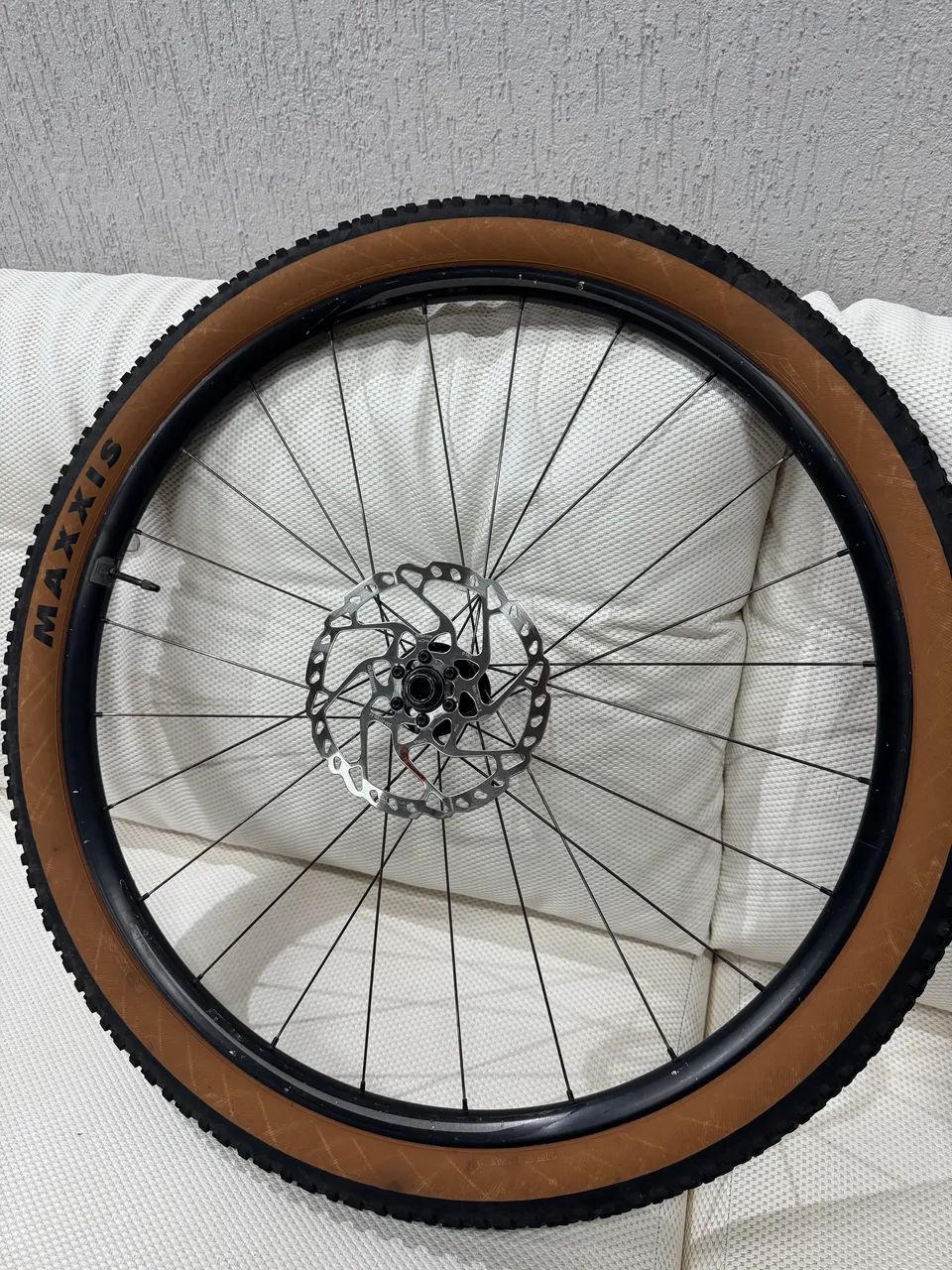 Rodas Specialized + Pneus Maxxis  - Foto 3