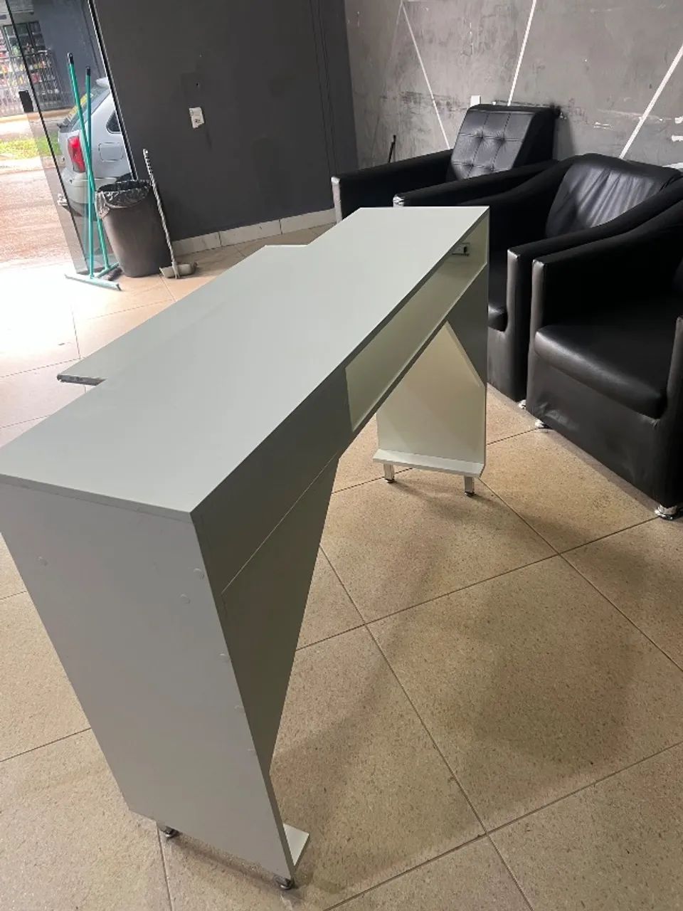 Vende se mesa para computador notebook ou caixa  - Foto 4
