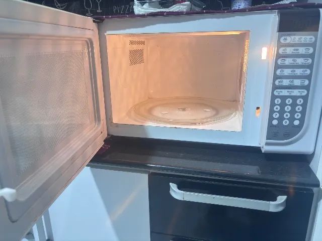Microondas Electrolux 220v - Foto 2