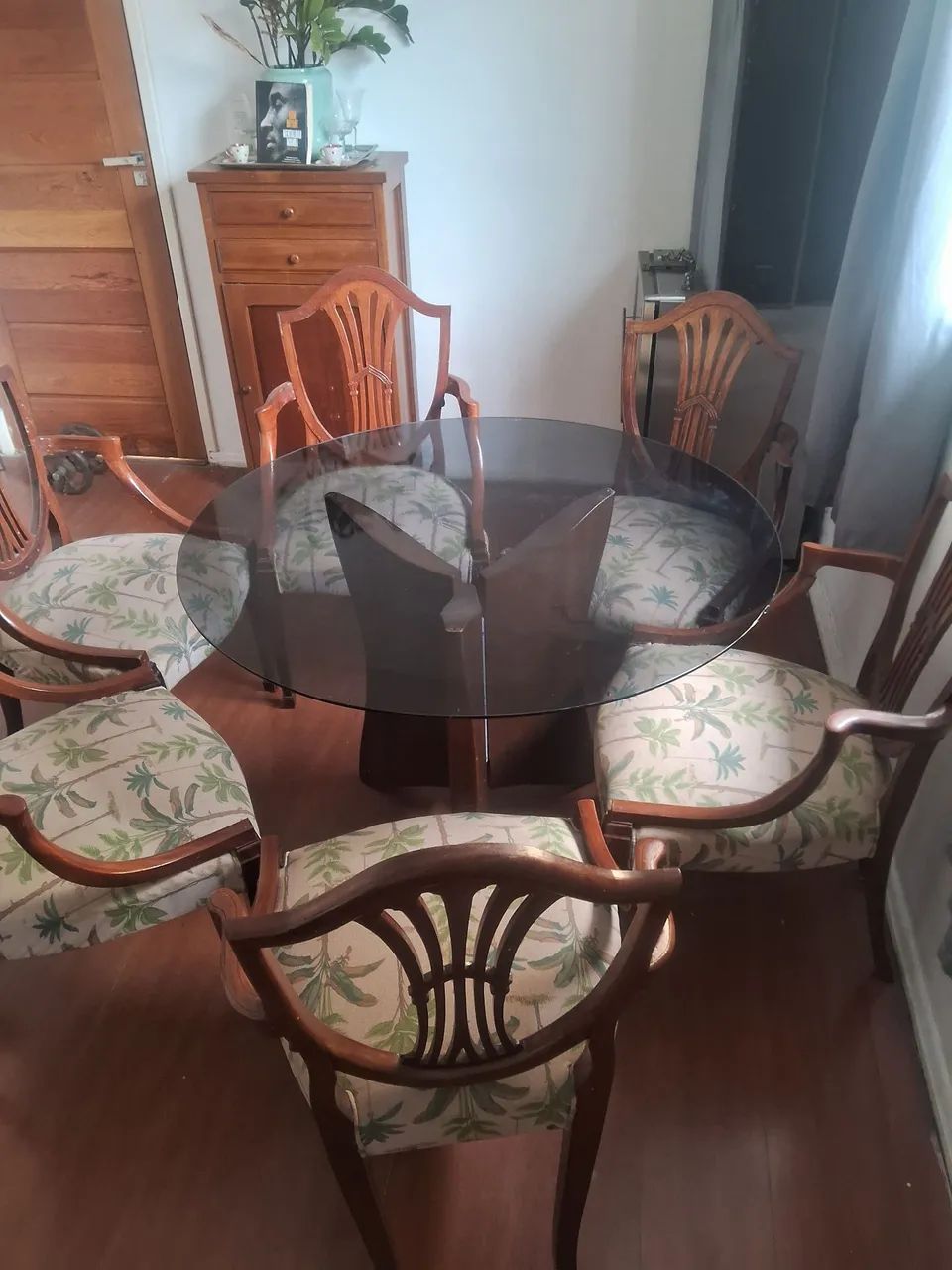 Mesa com 6 cadeiras madeira maciça  - Foto 2