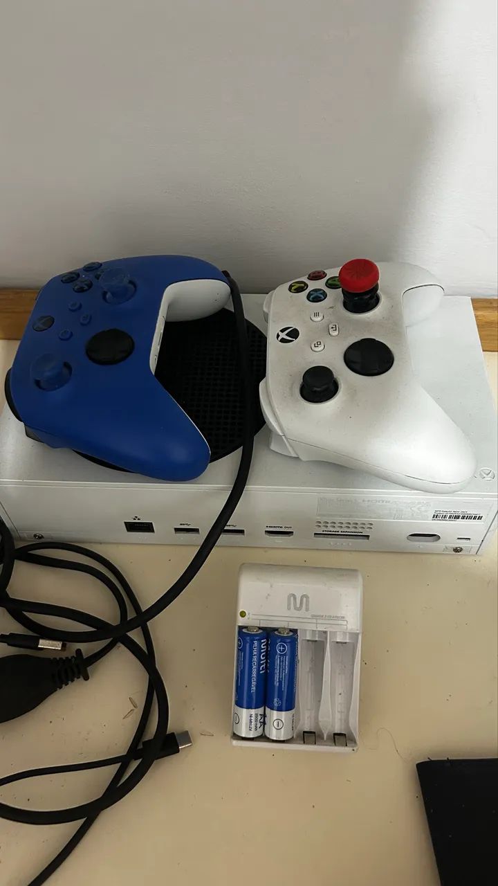Xbox Séries S - 2 Controles 
