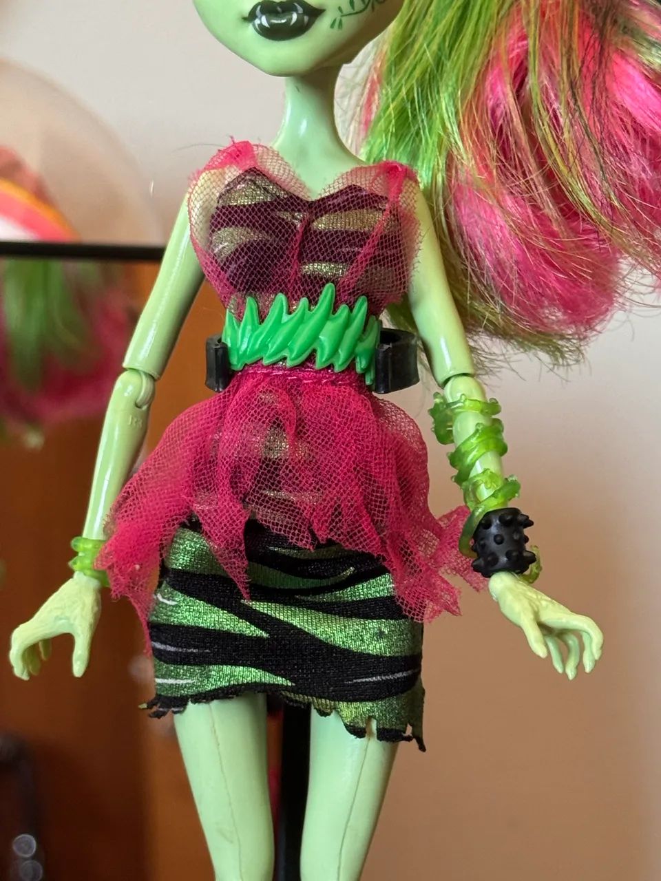 Monster High Vênus Mcflytrap versão Zombie Shake - Foto 3