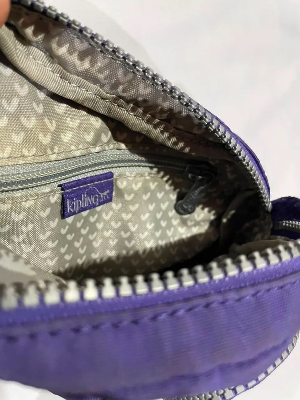 Bolsa Kipling original roxa pequena em perfeito estado - Foto 3