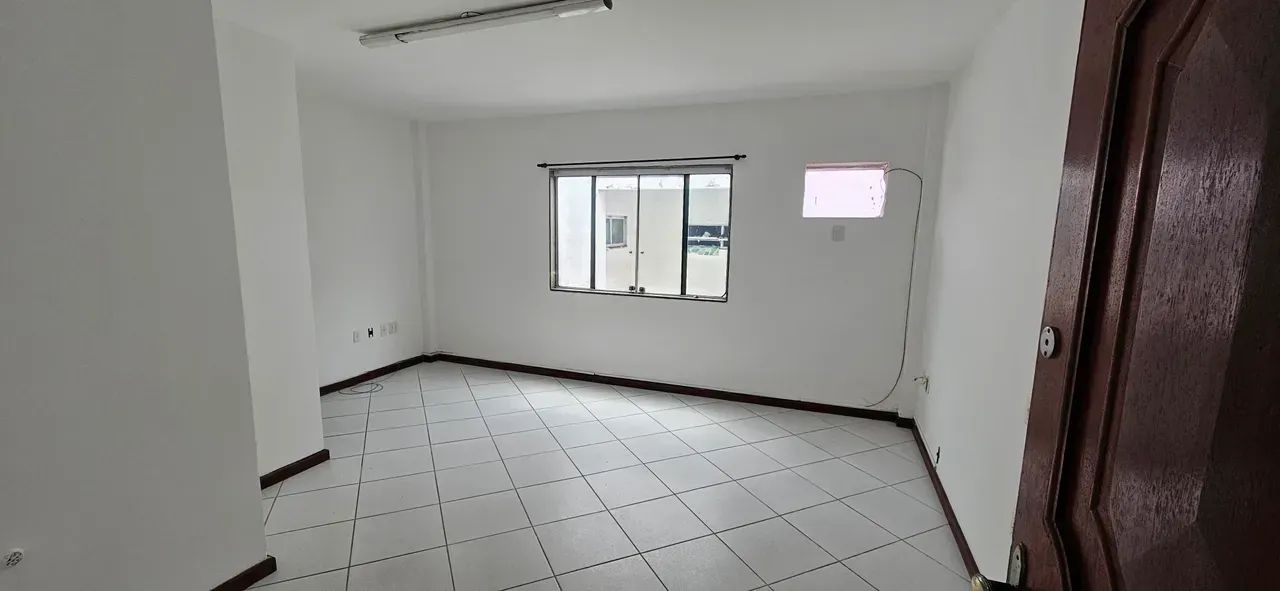 Sala Comercial para Aluguel no Centro da Cidade  30m²
