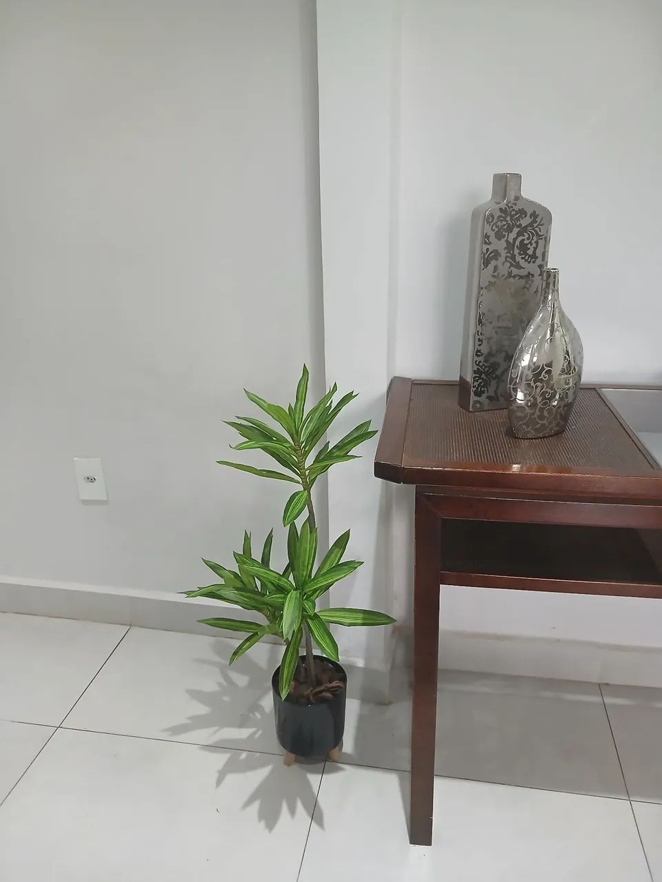 Vaso com planta artificial Yucca  para decoração  - Foto 3