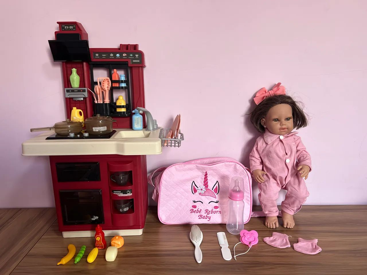 Brinquedo cozinha + Boneca reborn 