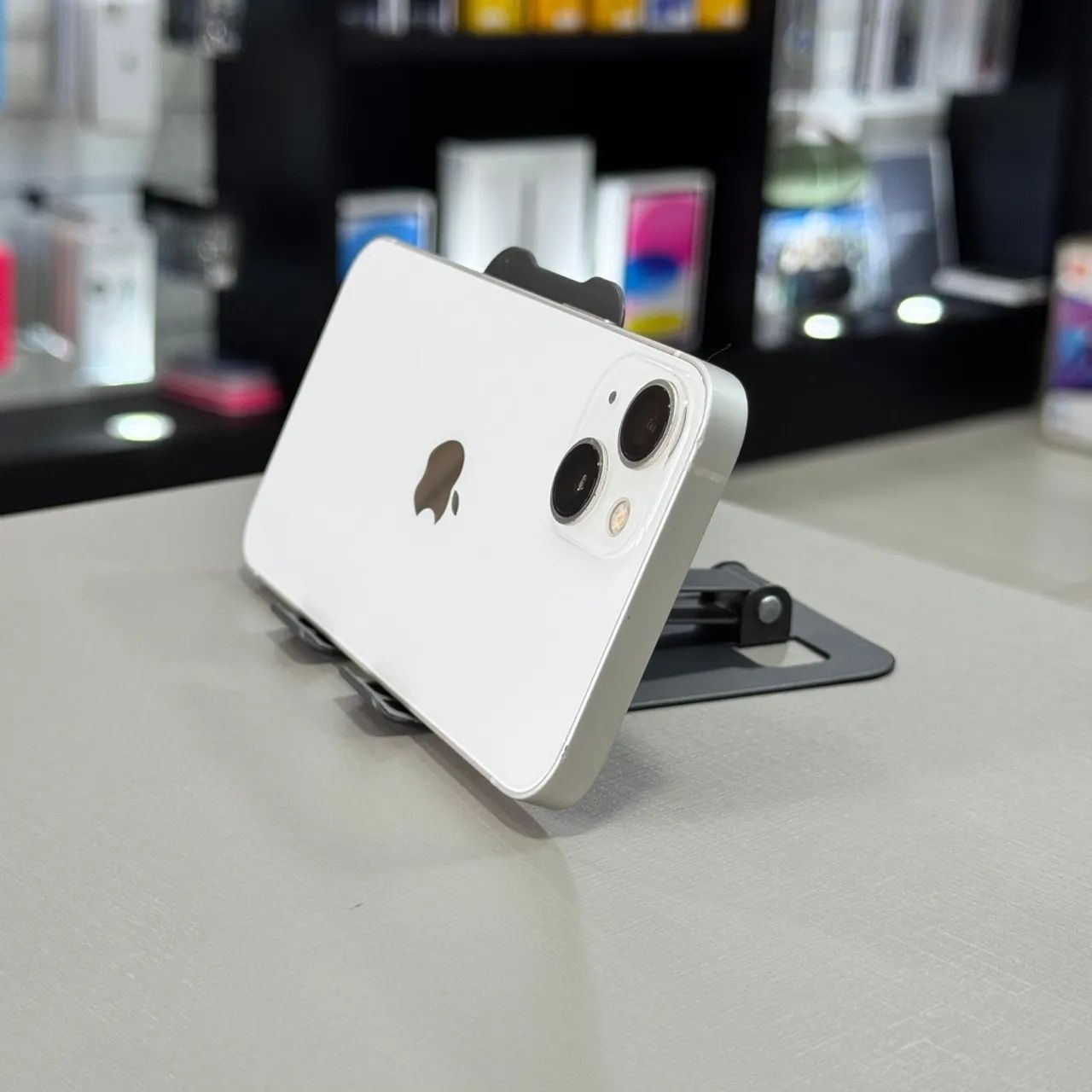 iPhone 13 128GB Branco  - Foto 4