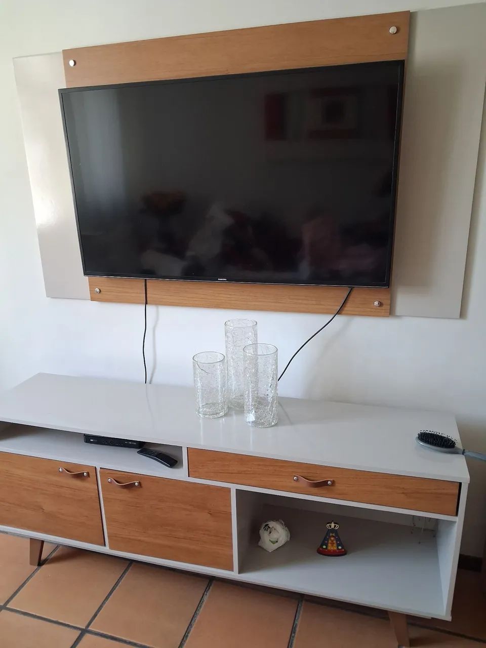 Mesa e painel  para tv de 50