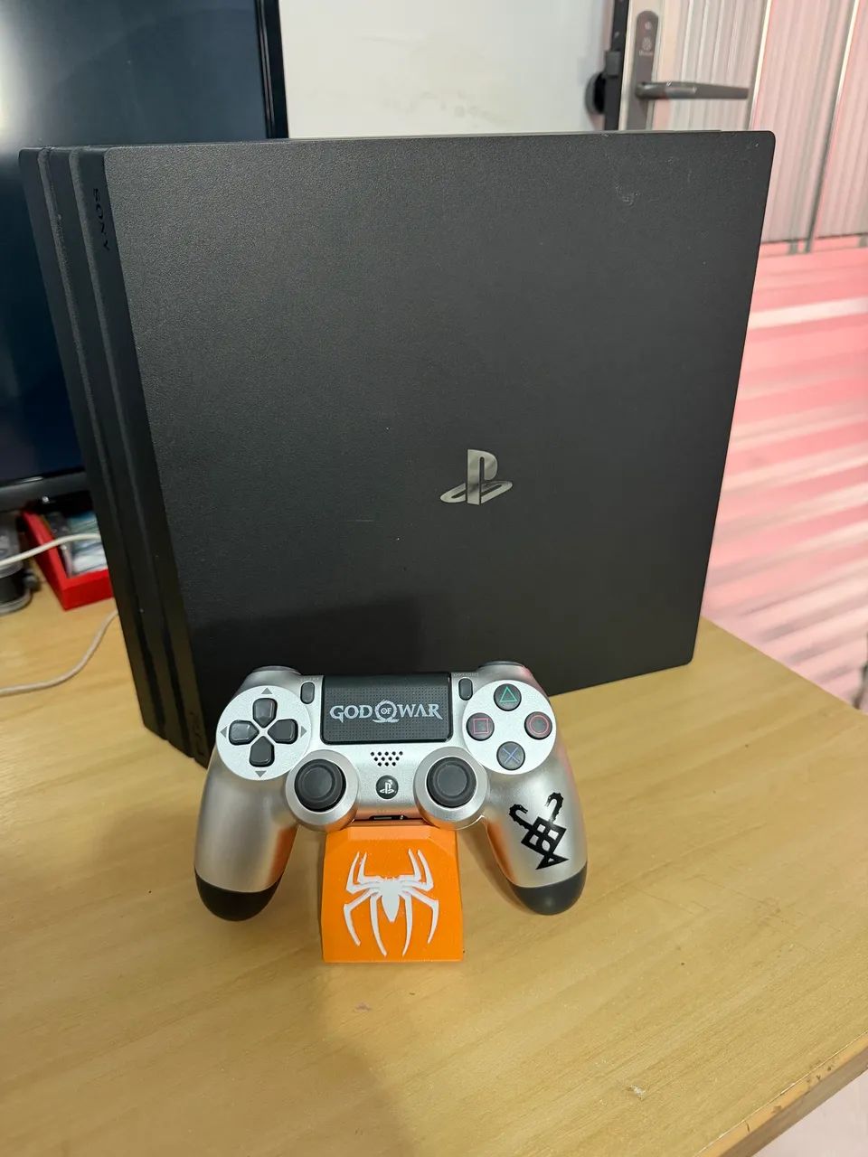 Vendo-PS4 Pro 1TB Original - Funcionando Perfeitamente + Garantia - Foto 2
