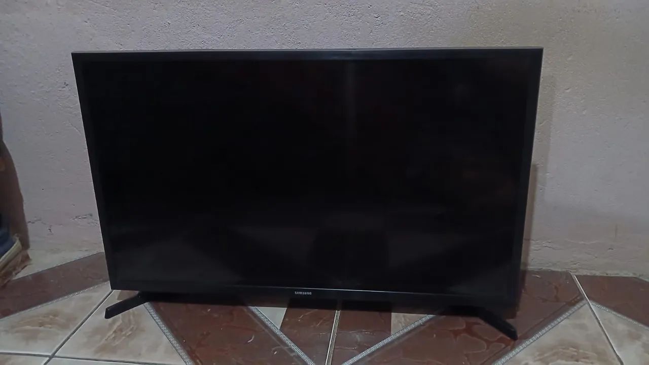 Vendo TV Samsung 32 Polegadas Para Retirada de Peças/ Conserto - TELA OK 