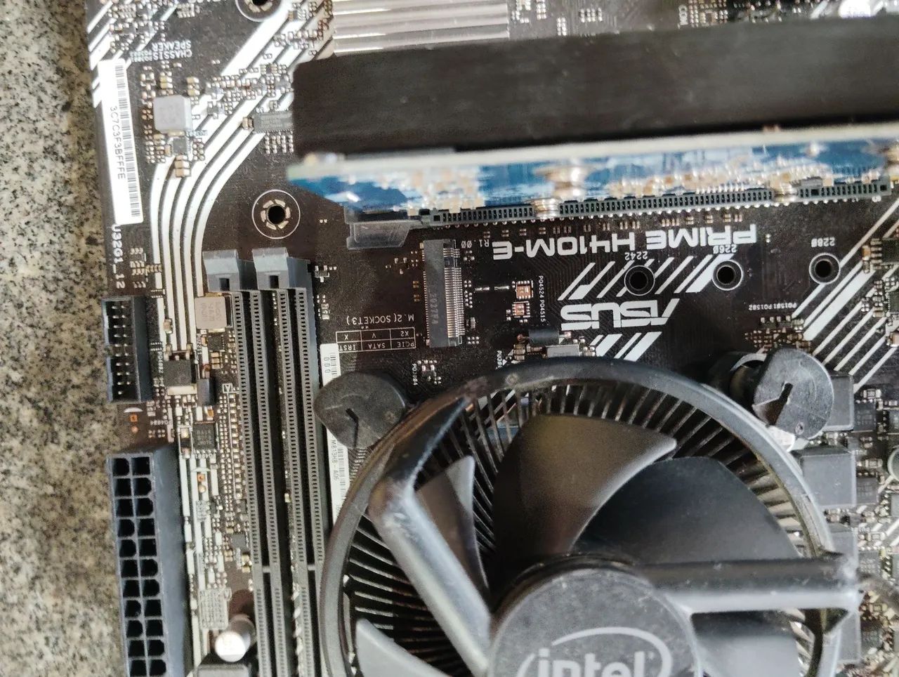 Placa mãe Asus DDR4 prime H410-E Completo - Foto 2