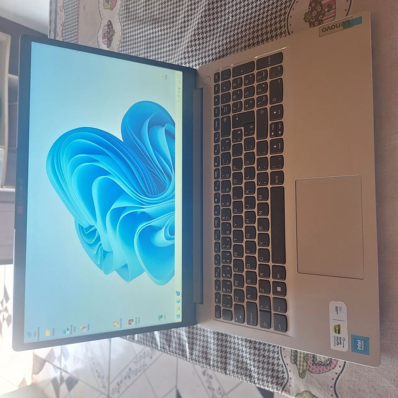 Notebook Lenovo 15,6- Excelente Estado, Pronto Para Uso. - Foto 2