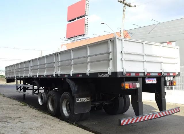 Randon carreta carga seca 3 eixos ano 2012  com pneus - Foto 4